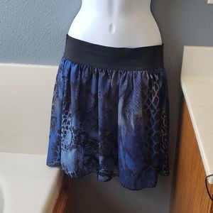 📌Blue snakeskin flowy skirt